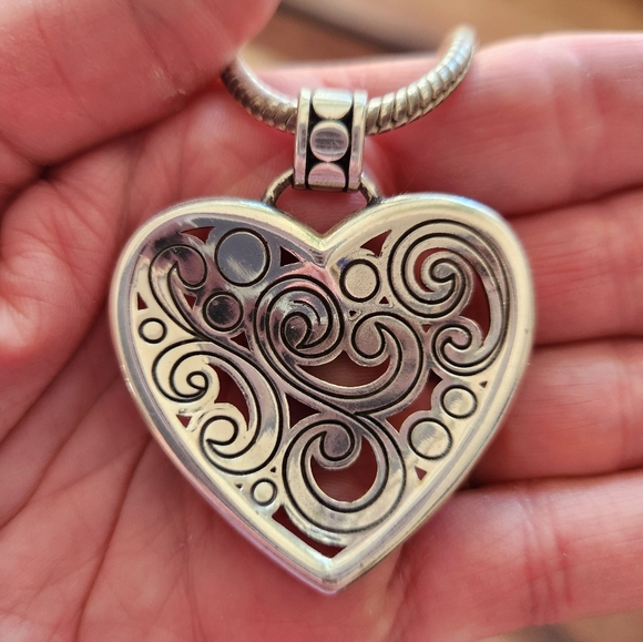 BRIGHTON Elegant Silver Heart Pendant Necklace - Picture 6 of 9